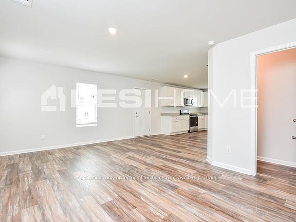 4th image of 1094 Benfield Ridge West Ct NE