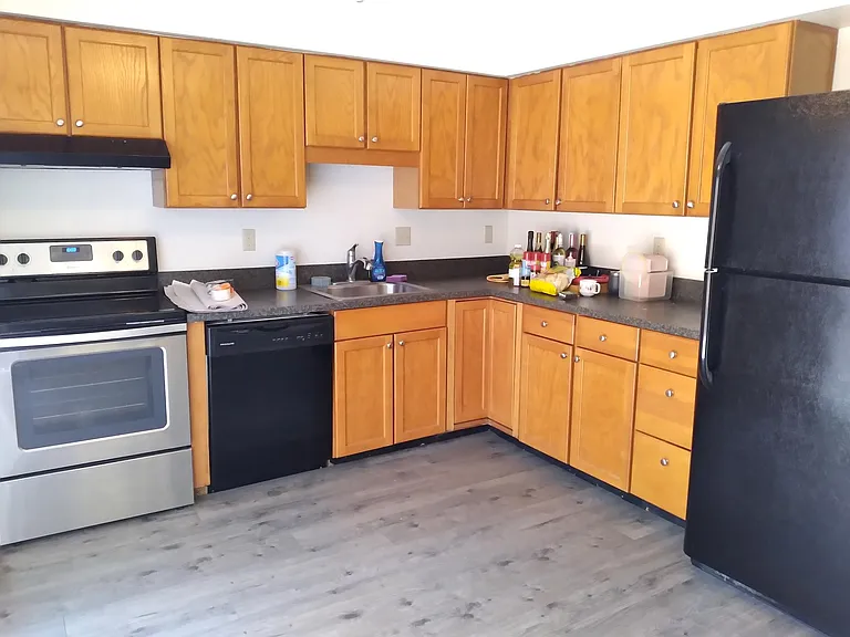 308 S Gomez Ave #C — Photo 16