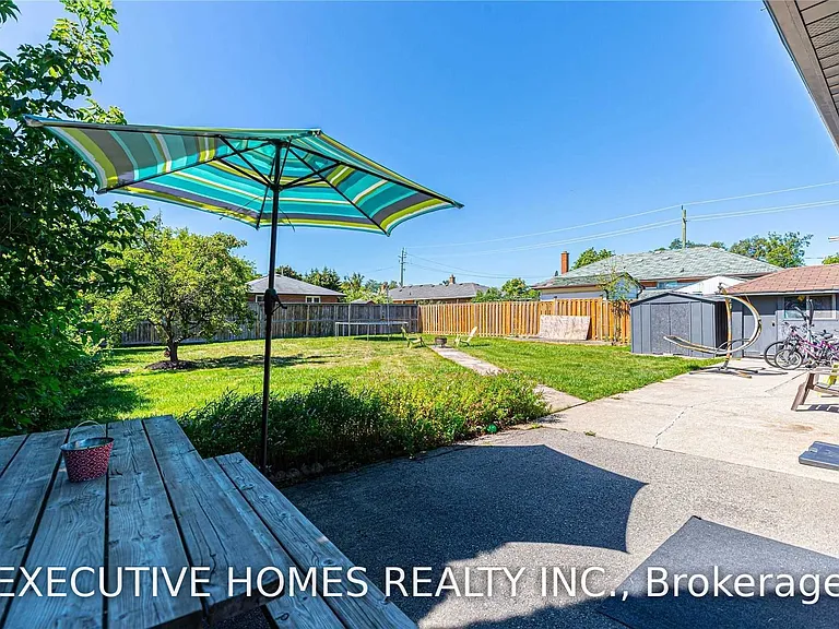 384 Ashbury Rd — Photo 37