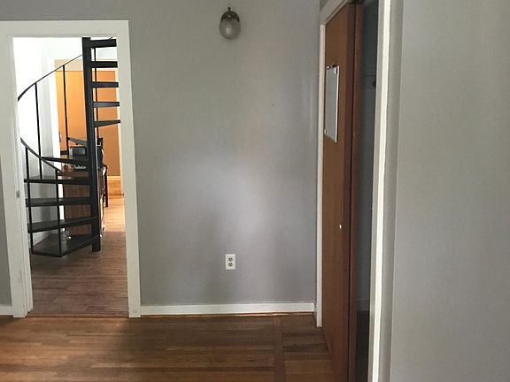 Other half of 320 living room - pic 2