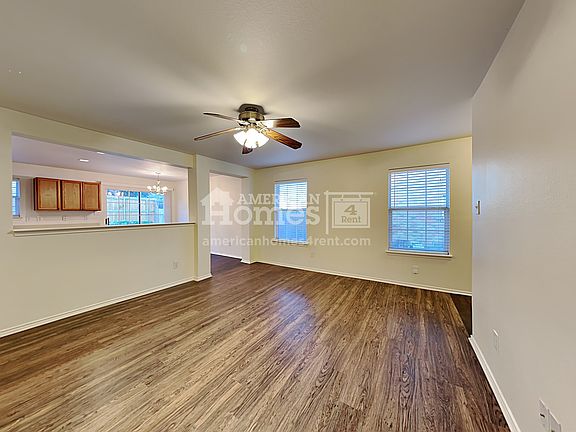 3rd image of 2316 Emerald Ln