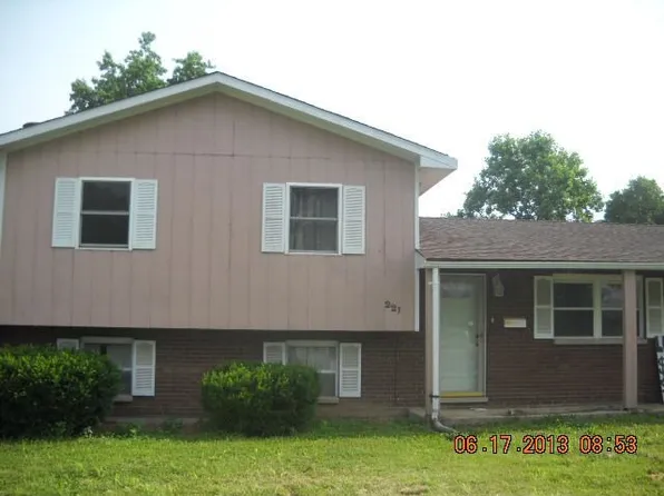 221 W 2nd St, Cahokia, IL 62206