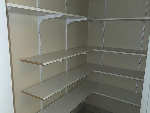 4th image of UNIT 17-1292 Gordon ROAD