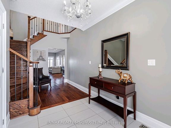 3rd image of 122 Teal Crest Cir