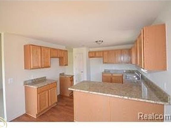 5th image of 29355 Woodpark Cir #56