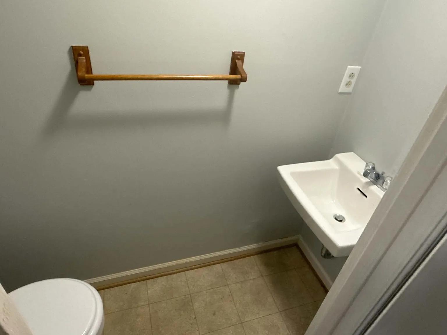 3 bed, 1.5 bath, 1052 sqft, $1,900 — Photo 3