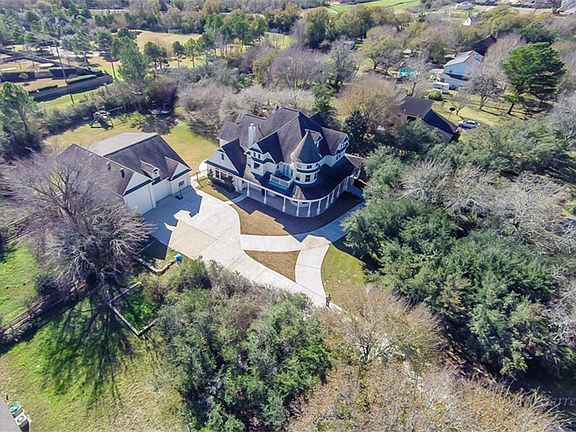 3rd image of 25227 Sandi Ln