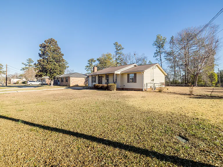 125 Magnolia Dr — Photo 2