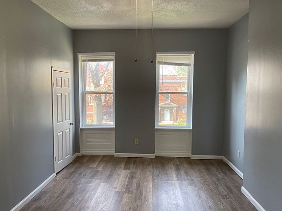 3rd image of 4264 Norfolk Ave APT 2E