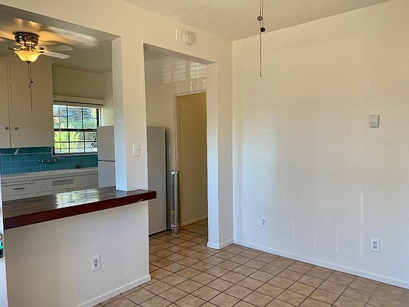 3rd image of 826 E Anapamu St #8