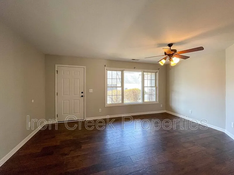 2 bed, 2.5 bath, 1152 sqft, $1,750 — Photo 2