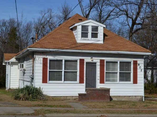 802 W Walnut St, Carbondale, IL 62901