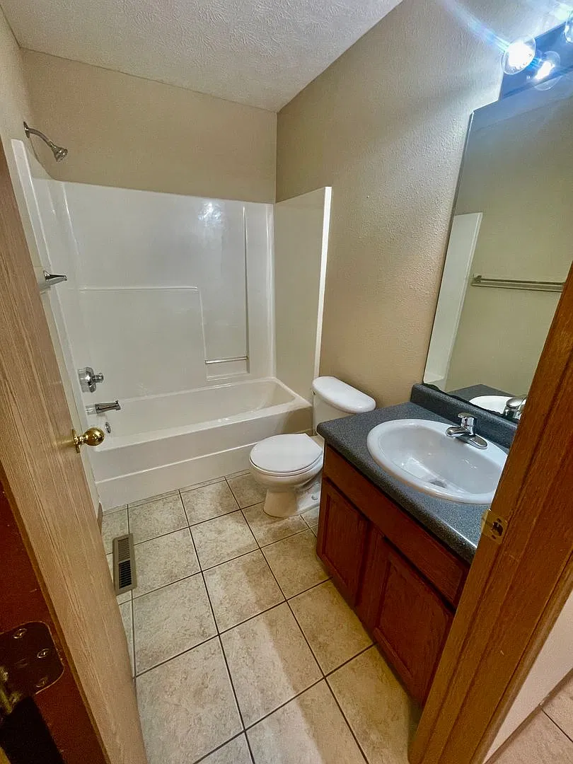 Fifteenth St., 3912 N. — Photo 4