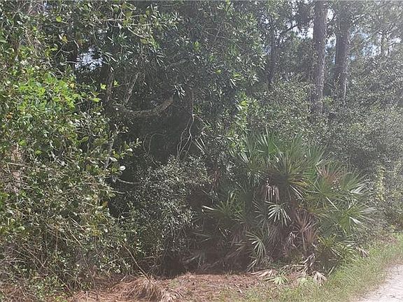 4th image of Crestwood Manor Dr