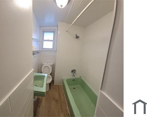 2nd image of 53 Caroline St #2