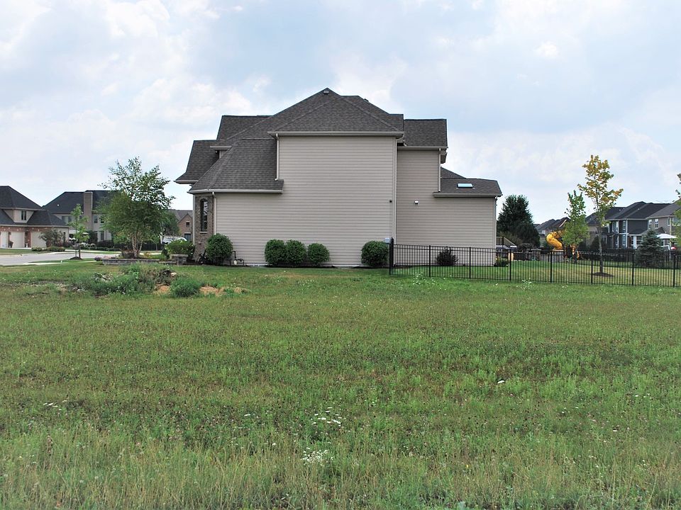 2nd image of 4535 Sassafras Ln