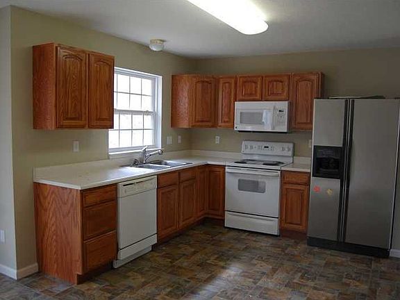 5th image of 223 Sussex Way