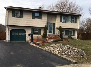 22 Nelson St, Middlesex, NJ 08846