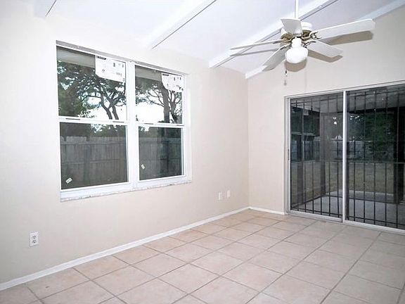 5th image of 2553 Cordova Way S