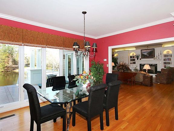 4th image of 194 Blueberry Hill Dr