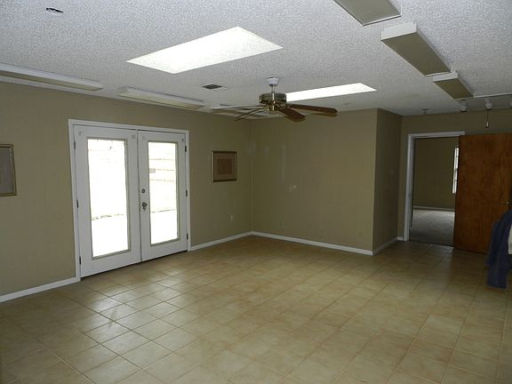2nd image of 531 Springwood Ln