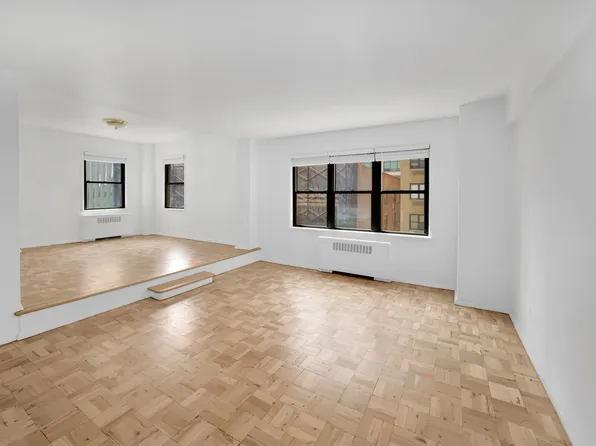 301 East 48th Street 5B image 3 of 14