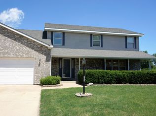 502 Mouton Ct, Savoy, IL