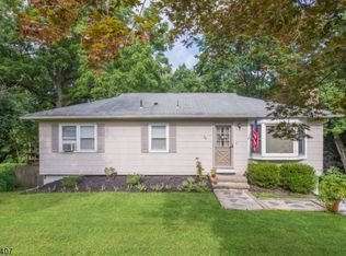 36 Summit Rd, Hamburg, NJ 07419