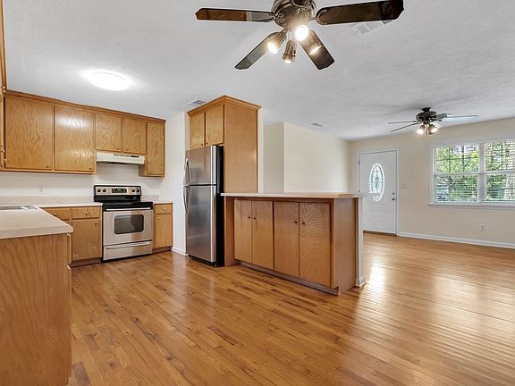 5th image of 2512 McArthur St