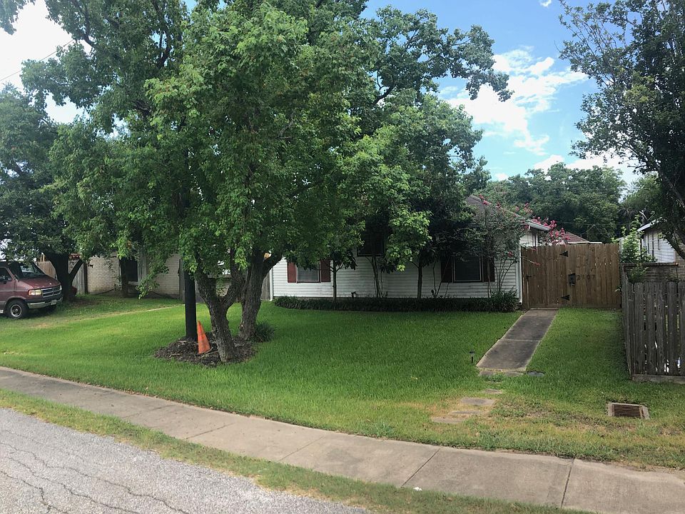 1st image of 2107 San Antonio St