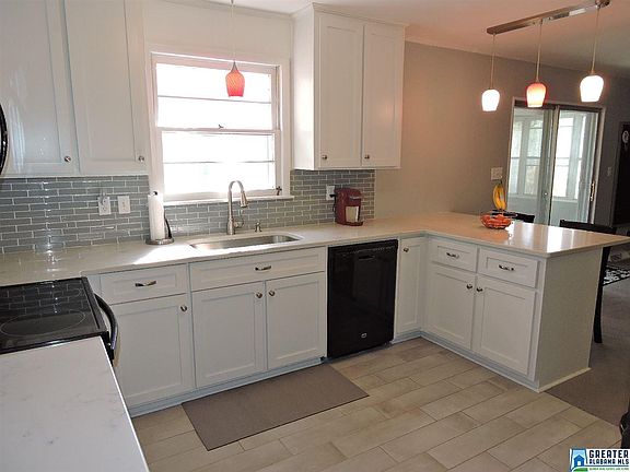 3rd image of 2213 Sherwood Pl