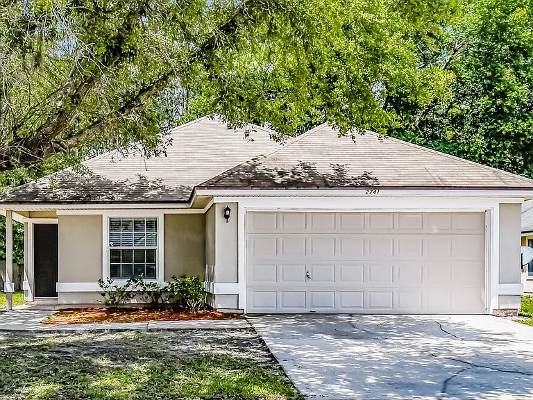 2741 Acorn Park Dr N — Photo 1