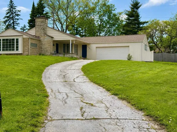 1501 Sugar Valley Ln, Joliet, IL 60433