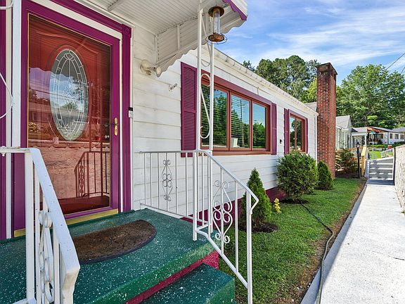 3rd image of 800 S Germantown Rd