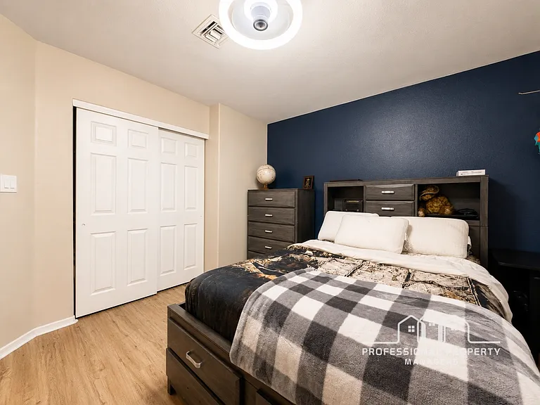 3522 W 12th Ln — Photo 20