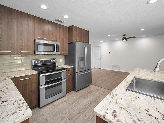 2nd image of 13125 Cimarron Cir N