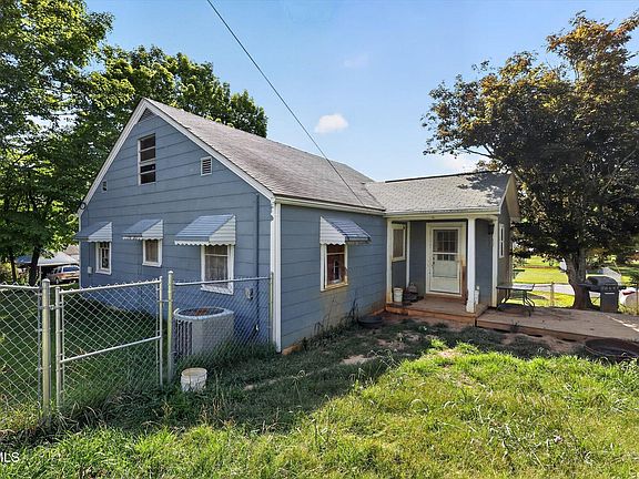 4th image of 113 Ell St