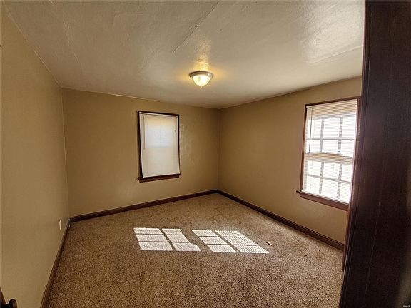 3rd image of 229 Henquin Dr