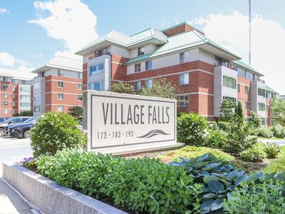 173 Oak St APT 105, Newton, MA, 02464