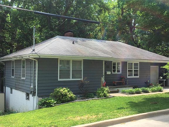 2nd image of 848 N Elm St