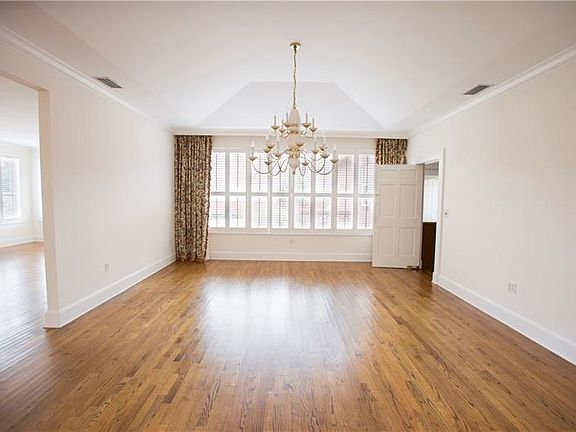 5th image of 1435 Hollingsworth Oaks Dr