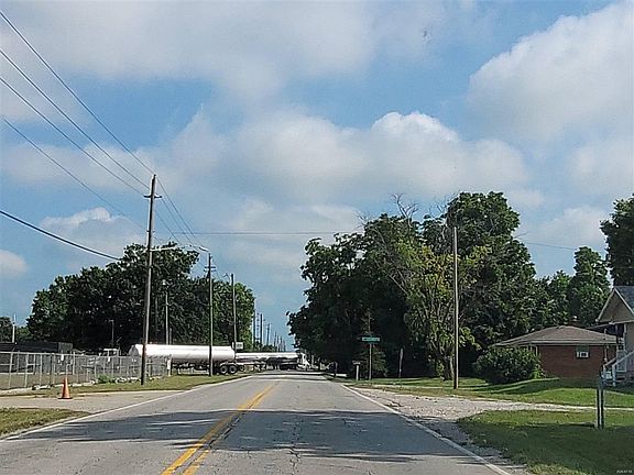 4th image of 3253 N Raceway Rd