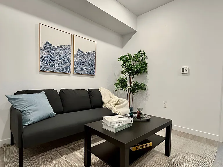 10705-09 Avalon Blvd. — Photo 21