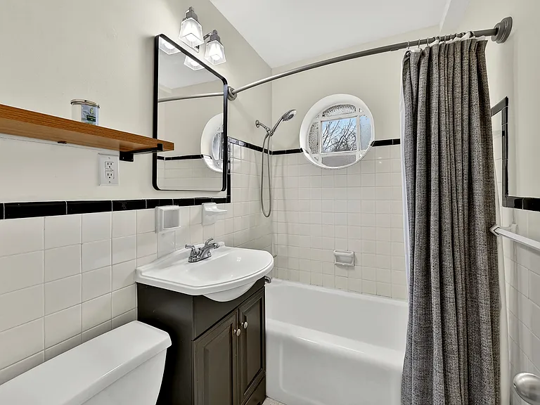 217 N Dotger Ave #D10 — Photo 13