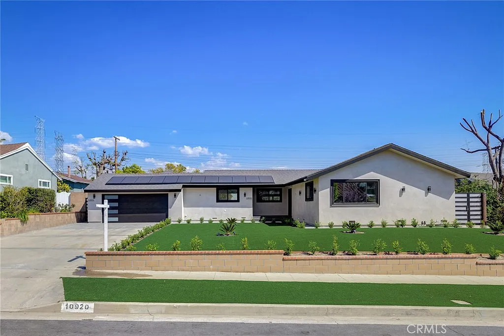 3 bed, 2.5 bath, 2000 sqft, $5,999 — Photo 1