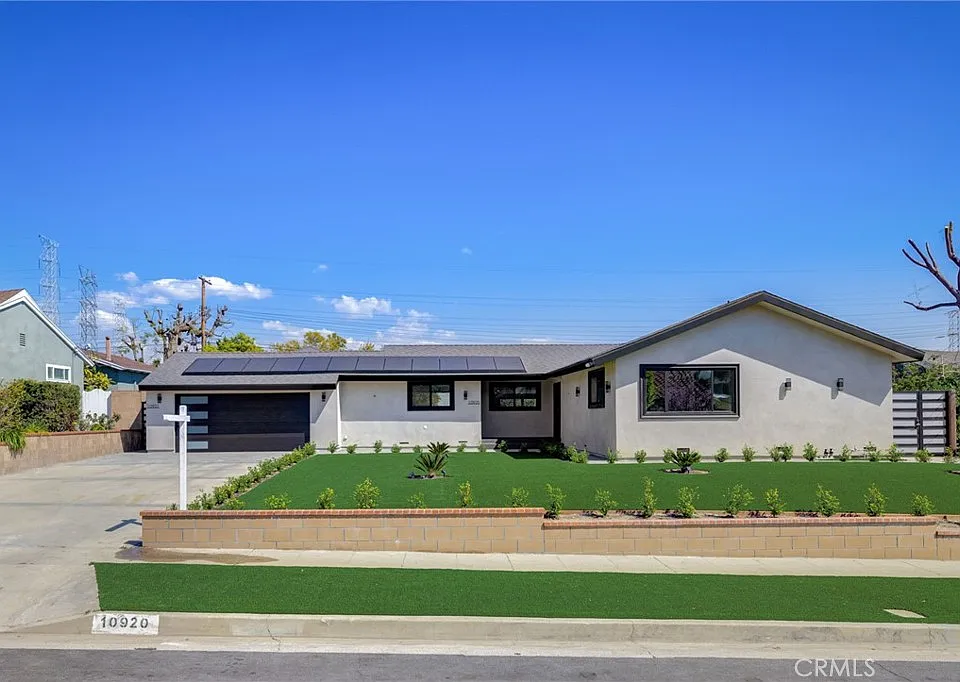 10920 Garden Grove Ave