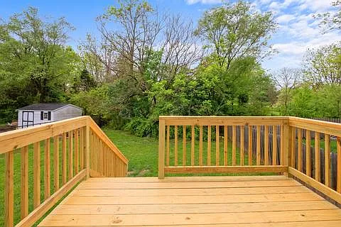 137 Suter St — Photo 8