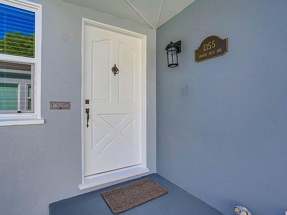 4th image of 135 N Pass Ave #137