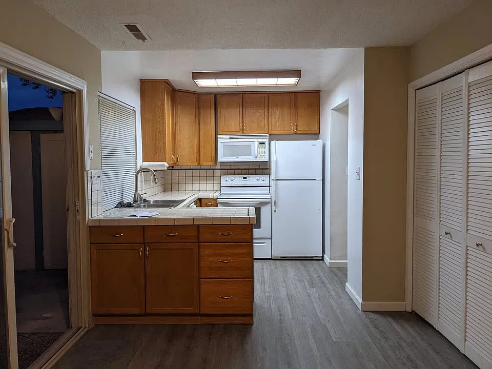 3 bed, 1.5 bath, 1254 sqft, $3,500 — Photo 4