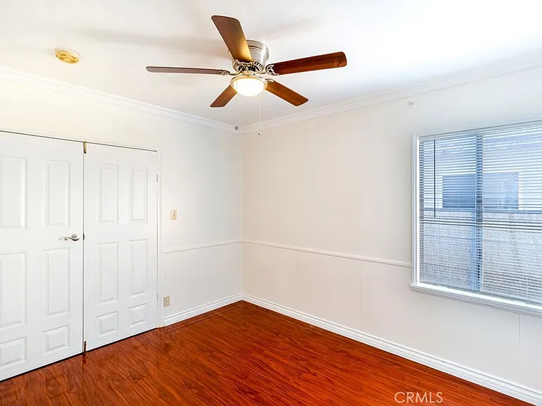 5034 Newcastle Ave — Photo 7